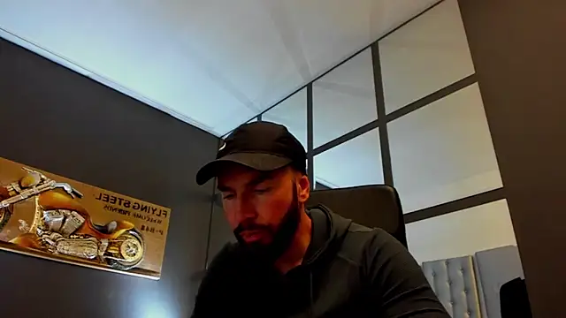 Snapshot of AronGrant chatting on May 7, 2026, 9:14 am AronGrant online show from May 7, 2026, 9:14 am