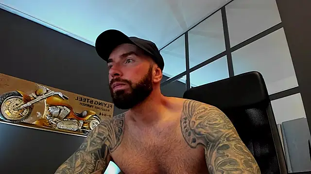 Snapshot of AronGrant chatting on May 10, 2026, 10:42 am AronGrant online show from May 10, 2026, 10:42 am