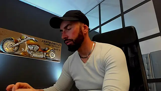 Snapshot of AronGrant chatting on May 18, 2026, 9:59 am AronGrant online show from May 18, 2026, 9:59 am