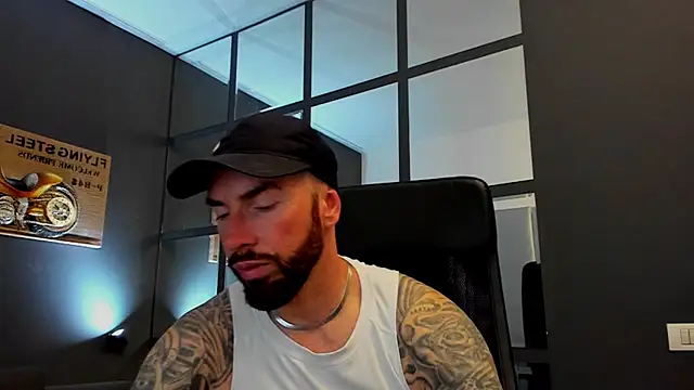 Snapshot of AronGrant chatting on May 24, 2026, 9:36 am AronGrant online show from May 24, 2026, 9:36 am
