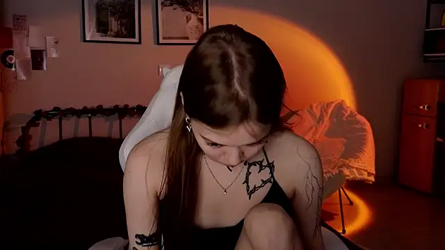 doll lol  online show from May 27, 2026, 9:45 pm