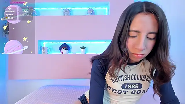 Miiaa doll online show from January 17, 2025, 5:51 pm