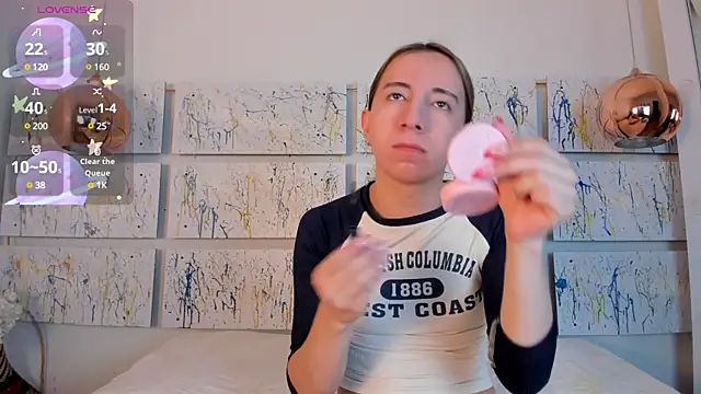 Miiaa doll online show from February 18, 2025, 12:06 pm