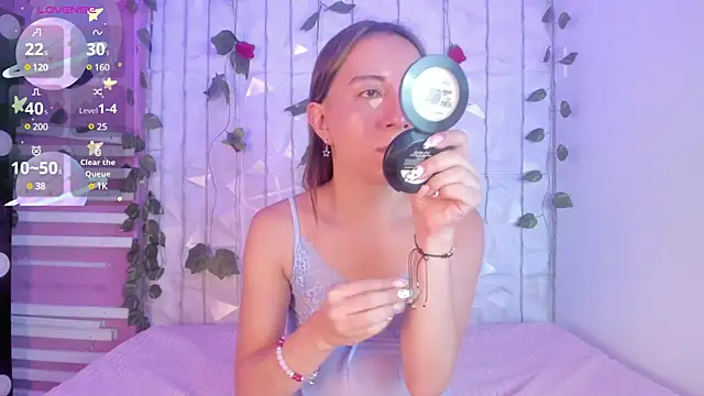 Miiaa doll online show from March 19, 2025, 12:01 pm