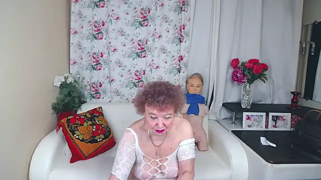 Snapshot of YourHotGranny chatting on May 14, 2026, 10:55 am YourHotGranny online show from May 14, 2026, 10:55 am
