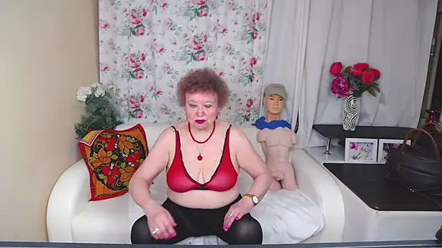 Snapshot of YourHotGranny chatting on June 4, 2026, 11:16 am YourHotGranny online show from June 4, 2026, 11:16 am