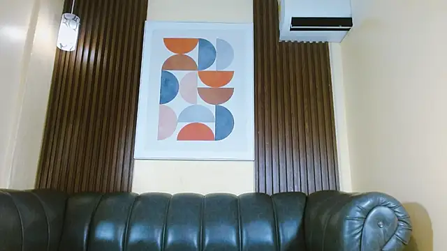 Nicole Ramires online show from January 6, 2026, 2:43 pm