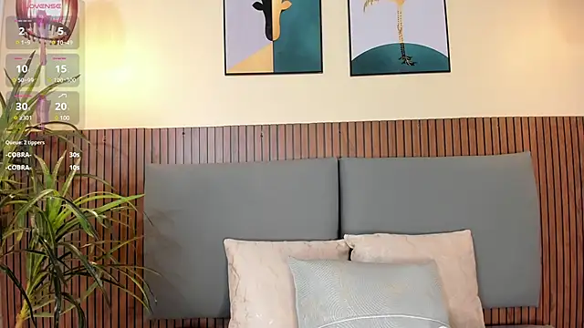 NicolleeEvanss online show from March 5, 2025, 12:11 pm