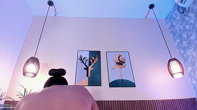 NicolleeEvanss online show from November 6, 2025, 1:23 pm