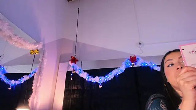 Miaa Garcia online show from December 18, 2024, 1:26 am