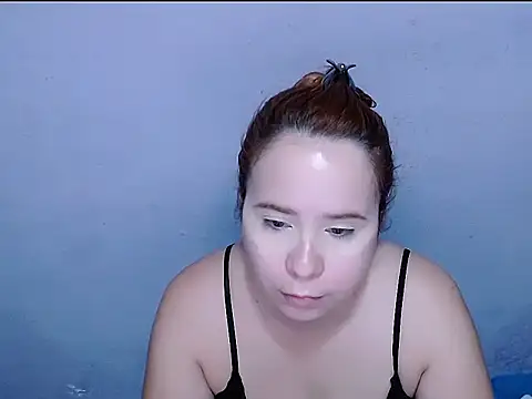 SubLayla01 online show from April 14, 2026, 6:36 pm