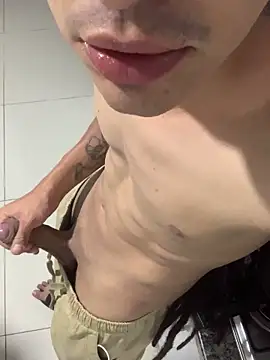 JovenDesobediente online show from September 12, 2025, 4:56 am