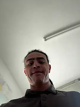 JovenDesobediente online show from July 27, 2026, 10:17 pm