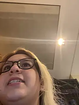 amooraaamoon online show from January 27, 2025, 4:54 pm