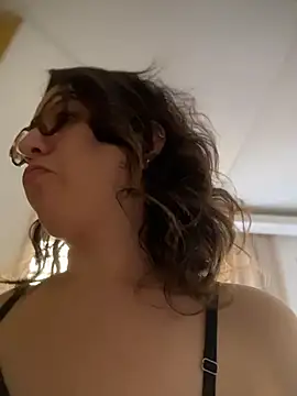Snapshot of amooraaamoon chatting on July 28, 2026, 6:42 pm amooraaamoon online show from July 28, 2026, 6:42 pm