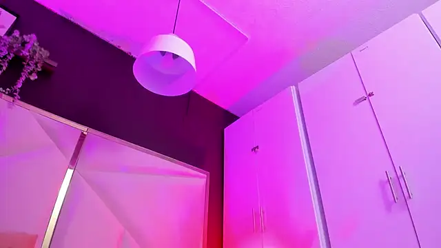 April bowie online show from September 16, 2025, 12:06 pm