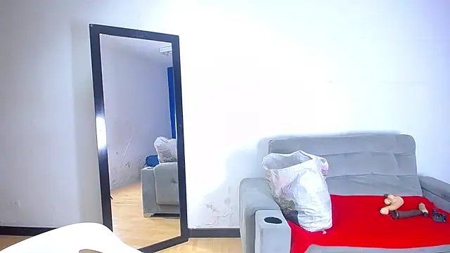 exotic karmella online show from February 19, 2026, 8:49 pm