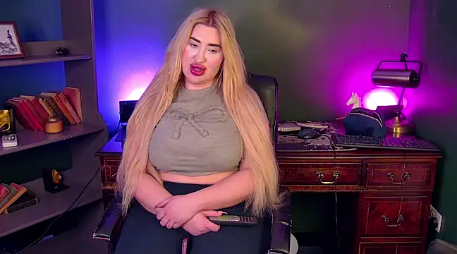 FerrariRedxBabestation online show from March 5, 2025, 9:26 pm