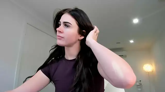 aus queen online show from October 10, 2025, 12:42 am