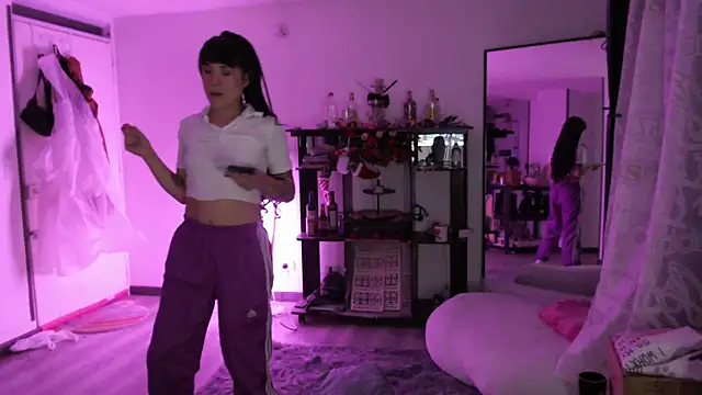 Hellen dumont online show from December 19, 2025, 1:45 am