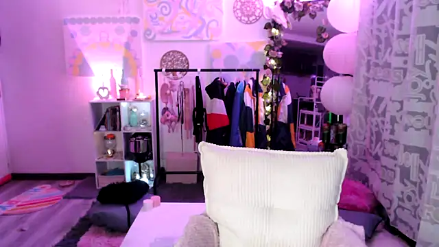 Hellen dumont online show from April 22, 2026, 2:14 am