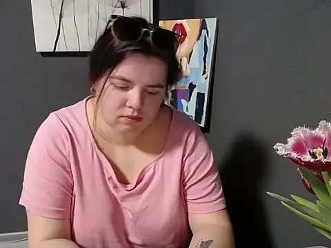 so shy online show from March 10, 2025, 10:15 am