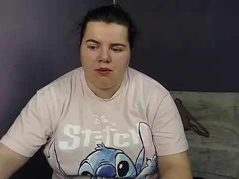 so shy online show from September 19, 2025, 7:10 am