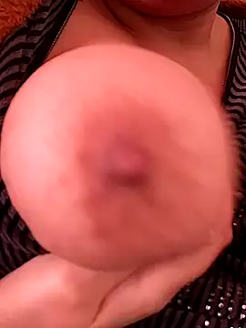 carmelasexy online show from January 8, 2026, 1:02 pm