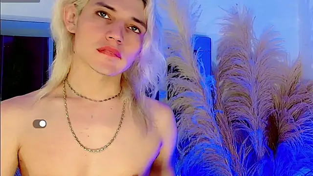 Snapshot of honey_skin chatting on June 3, 2026, 2:25 am honey skin online show from June 3, 2026, 2:25 am