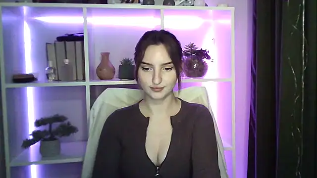 X Alisa online show from March 18, 2025, 7:10 pm