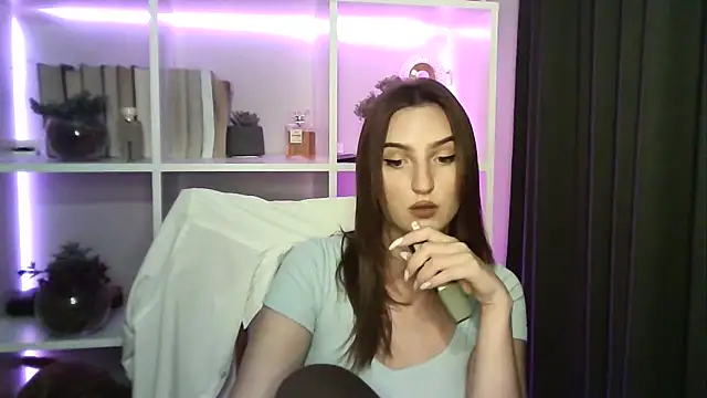 X Alisa online show from September 21, 2025, 6:42 pm