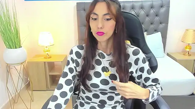 candy summer28 online show from March 4, 2025, 7:11 pm