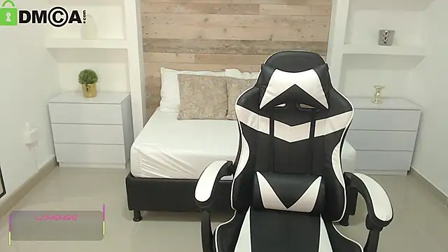 candy summer28 online show from September 24, 2025, 7:17 pm