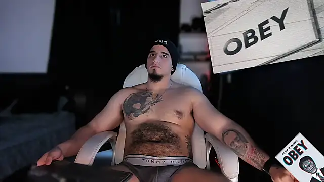 kingbear777 online show from February 2, 2025, 8:02 am