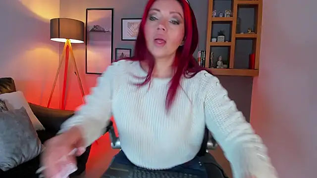 helenaduque  online show from September 10, 2025, 9:20 am