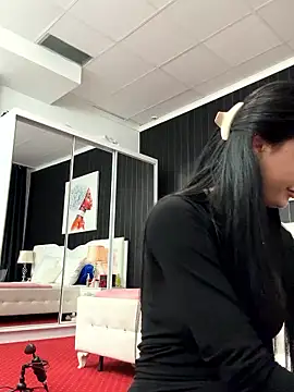 SophiaVilner online show from November 11, 2025, 6:08 pm