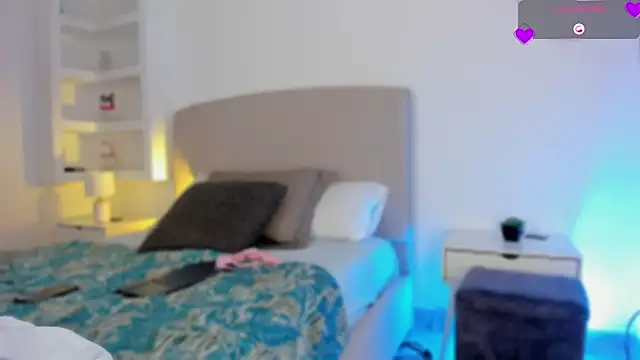 Ammy xx online show from October 3, 2025, 7:33 pm