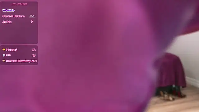 BaditaLuna online show from September 16, 2025, 10:55 pm