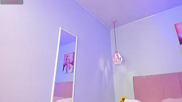 ScarletGV online show from September 9, 2025, 4:45 am