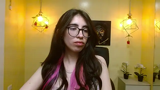 LenaRoses online show from March 4, 2025, 6:29 pm