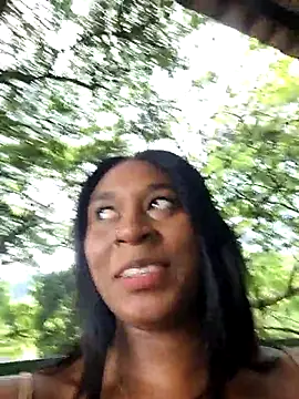 HanaThompson online show from December 18, 2025, 5:52 pm