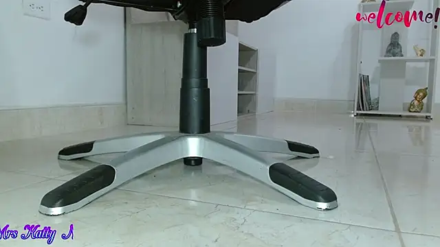 mrskatty online show from March 6, 2025, 3:35 pm