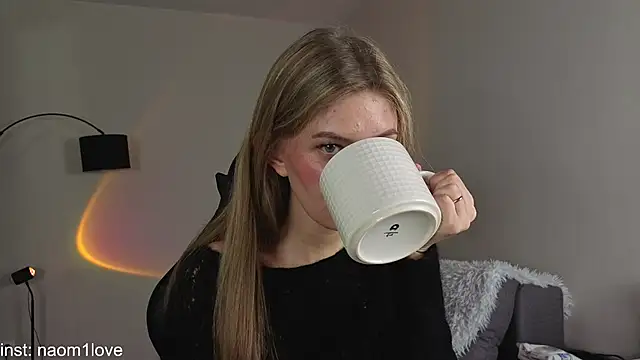 Naomi Girly online show from September 16, 2025, 4:24 am