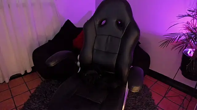 michele watson online show from February 26, 2025, 8:11 pm