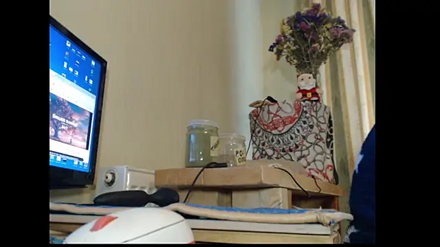 amorelara online show from October 8, 2025, 6:55 am