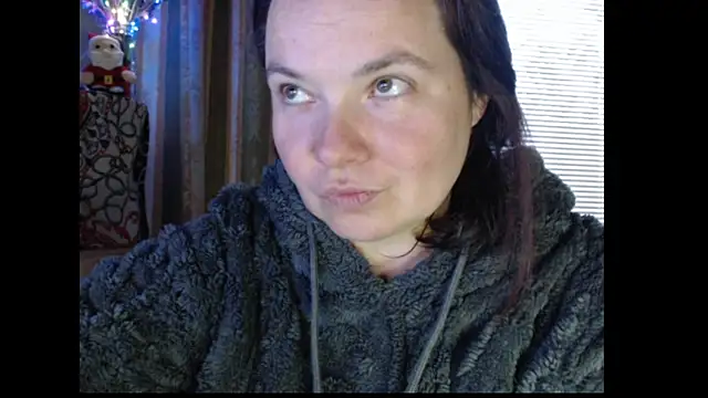 amorelara online show from October 12, 2025, 3:00 pm