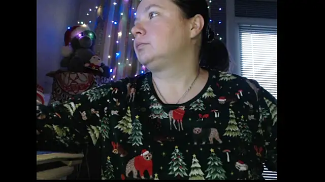 amorelara online show from November 17, 2025, 6:08 am