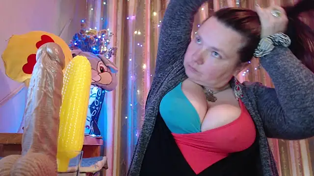 amorelara online show from April 21, 2026, 8:53 am