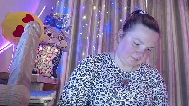 amorelara online show from April 22, 2026, 10:17 am