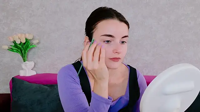 Miss Arwen online show from September 22, 2025, 3:30 am